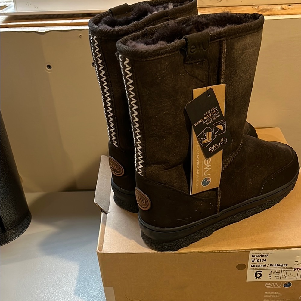 EMU Inverlock Australia Chestnut Sheepskin Boots (Size 6)